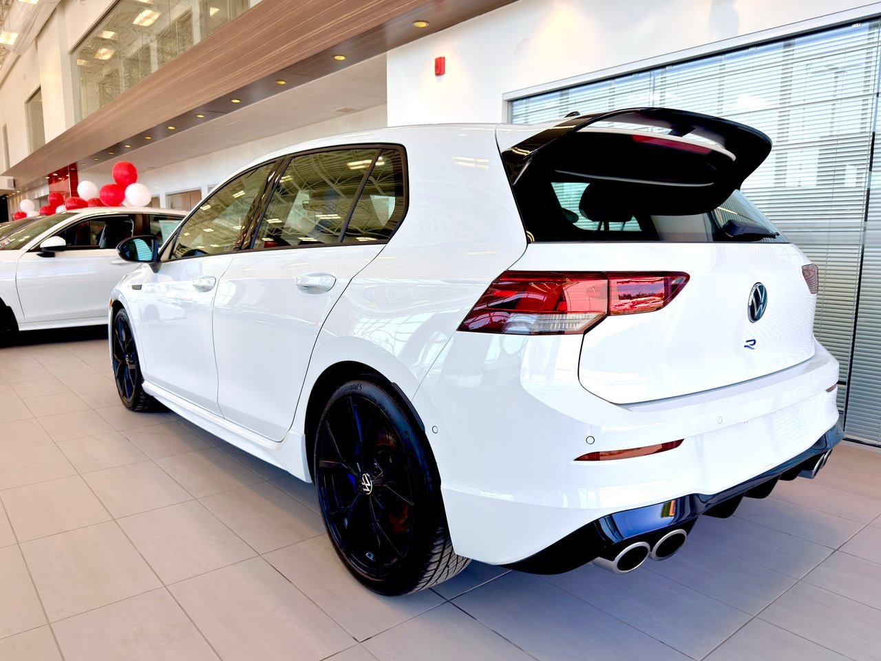 Volkswagen Golf R 2023 Blanc Notre-Dame-des-Prairies - photo #11