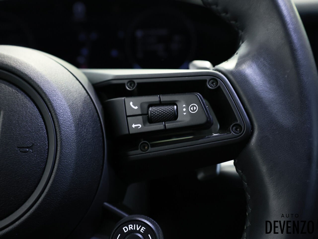 2025 Porsche Cayenne Grey Saint-Eustache - photo #14