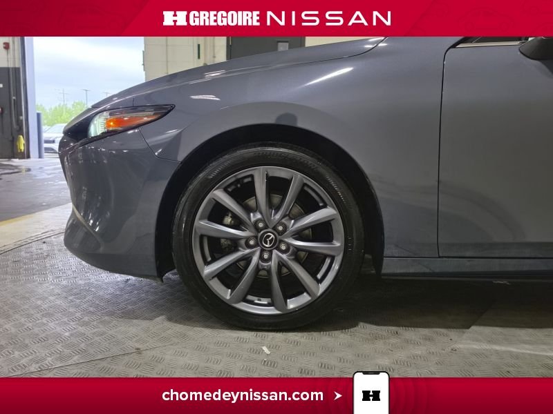 Mazda 3 CH7343 | GT * AWD * Mag * Toit * Cuir * Carplay 2023 Gris Laval - photo #11