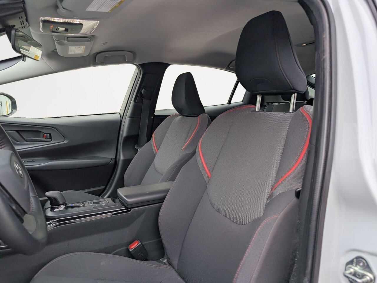 Toyota Prius Prime SE/SIÈGES CHAUFFANTS/VOLANT CHAUFFANT/AC/BLUETOOTH/CAMERA DE RECUL 2023 Blanc Sherbrooke - photo #6