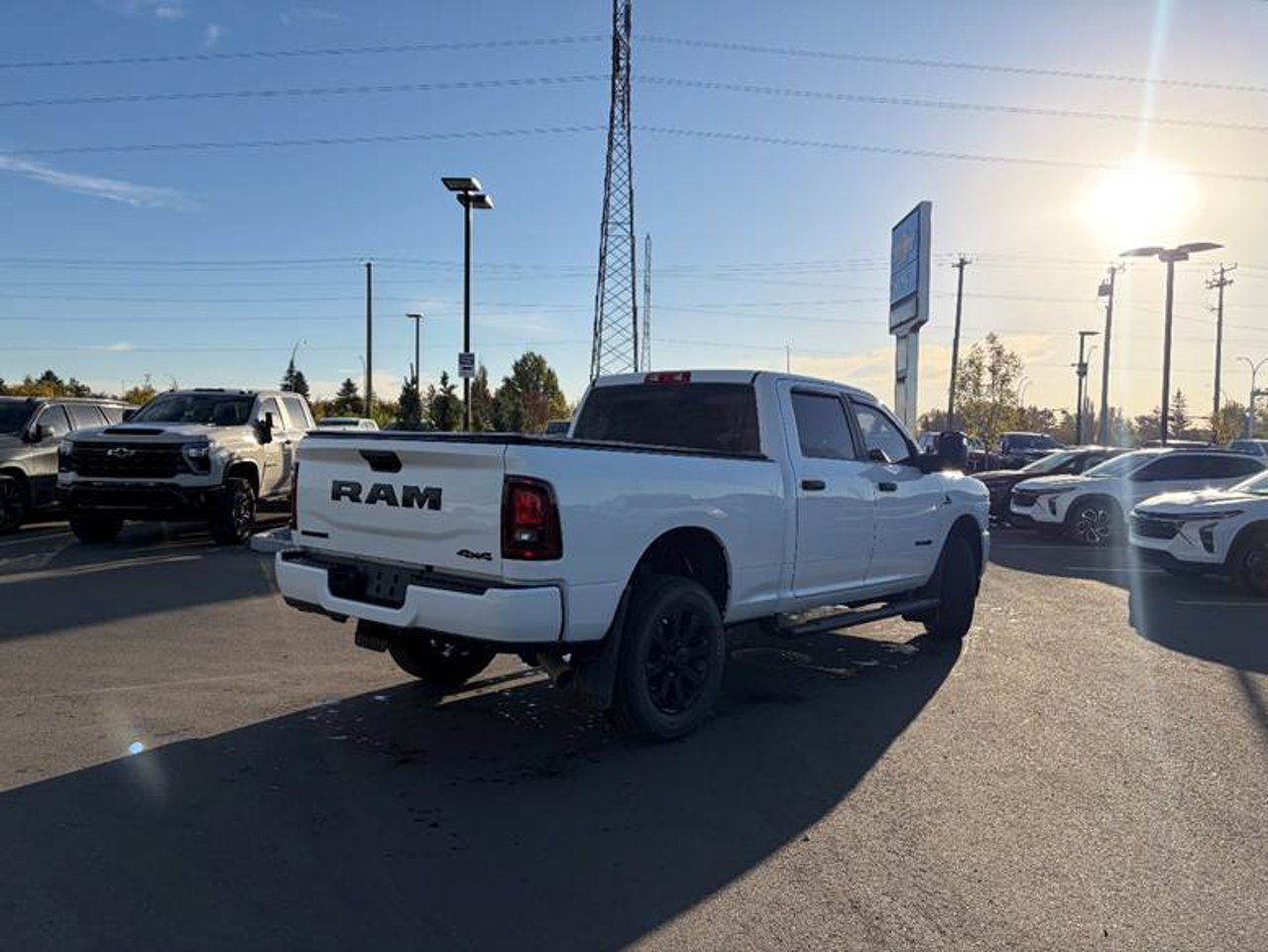 2025 Ram 2500 Big Horn 4x4 Crew Cab 6'4 Box White Sherwood Park - photo #4
