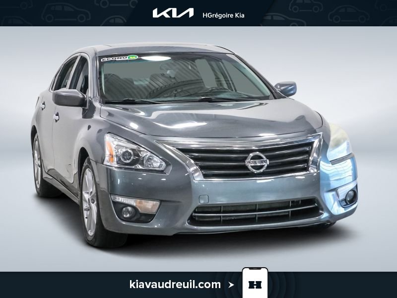 2015 Nissan Altima Grey Laval - photo #0
