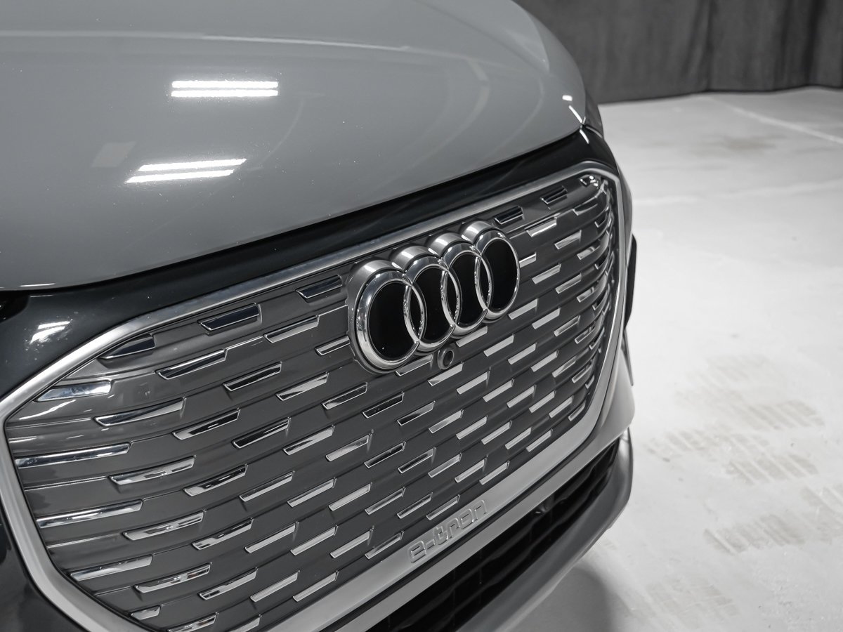 Audi Q4 e-tron 2023 Gris Montréal - photo #14