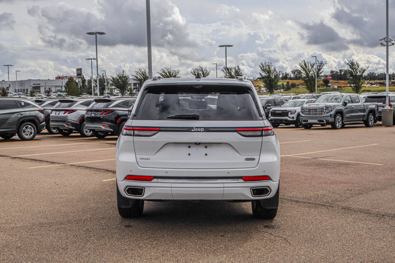2023 Jeep Grand Cherokee Overland 4x4 White Sherwood Park - photo #6
