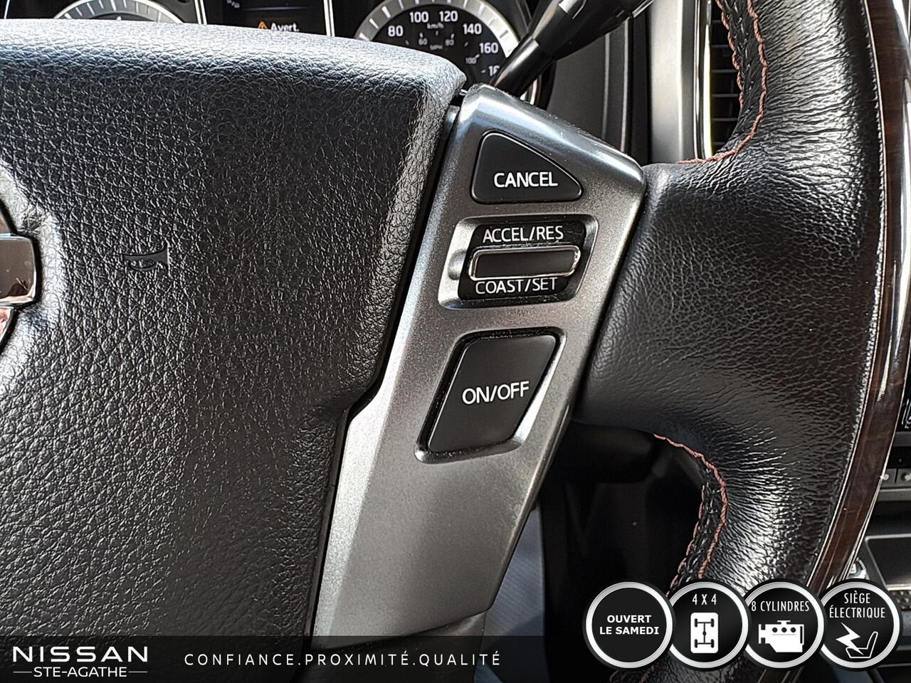 2018 Nissan Titan Platine cabine double 4x4 | BAS KILOMÉTRAGE | CAPACITÉ DE REMORQUAGE 8 500 LB Blue Saint-Jérôme - photo #19