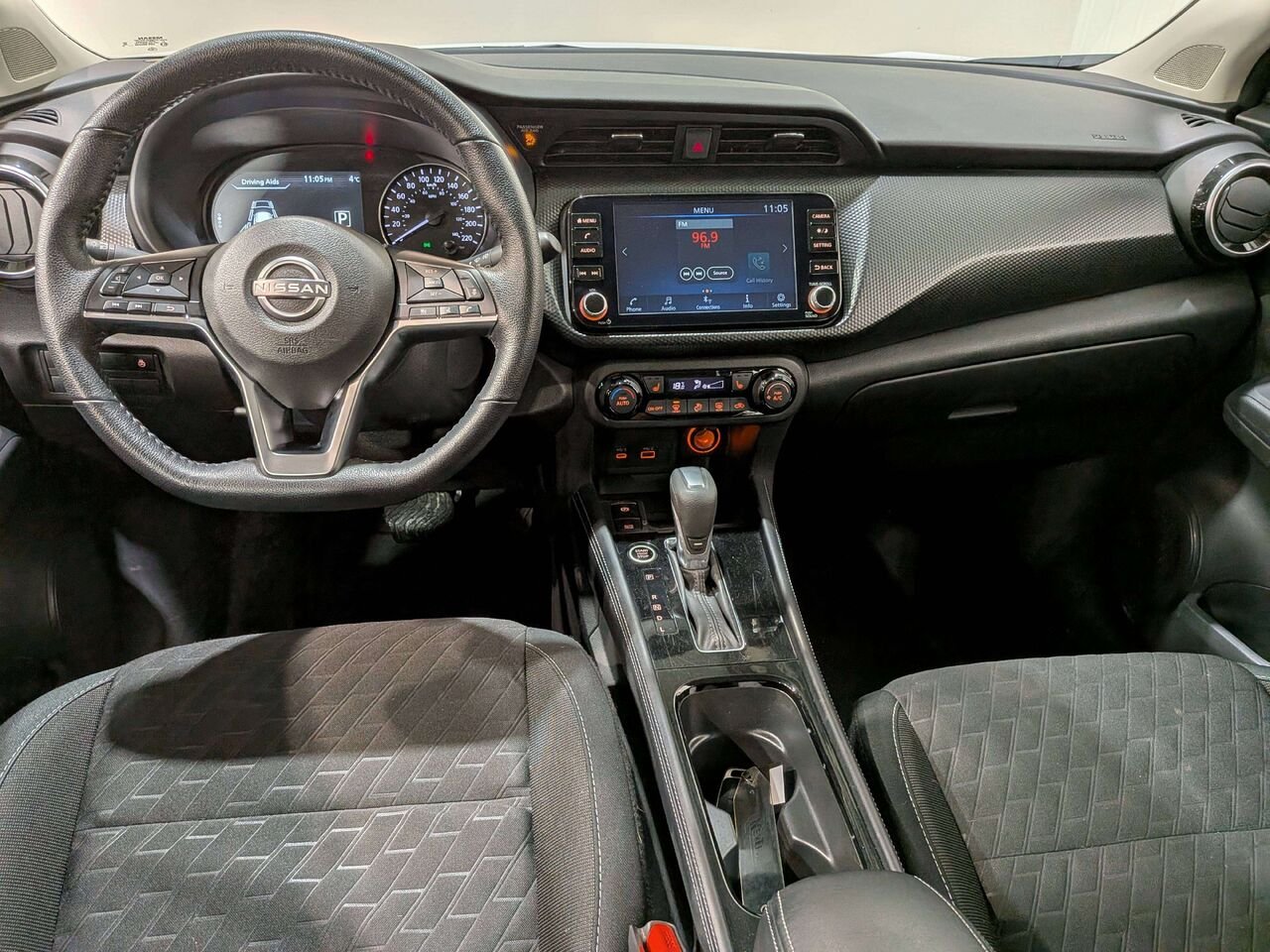 Nissan Kicks Play SV FWD 2025 Blanc Mirabel - photo #27