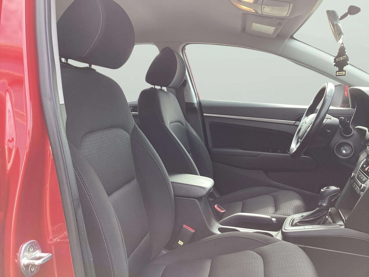 Hyundai Elantra 2018 Rouge Gatineau - photo #16