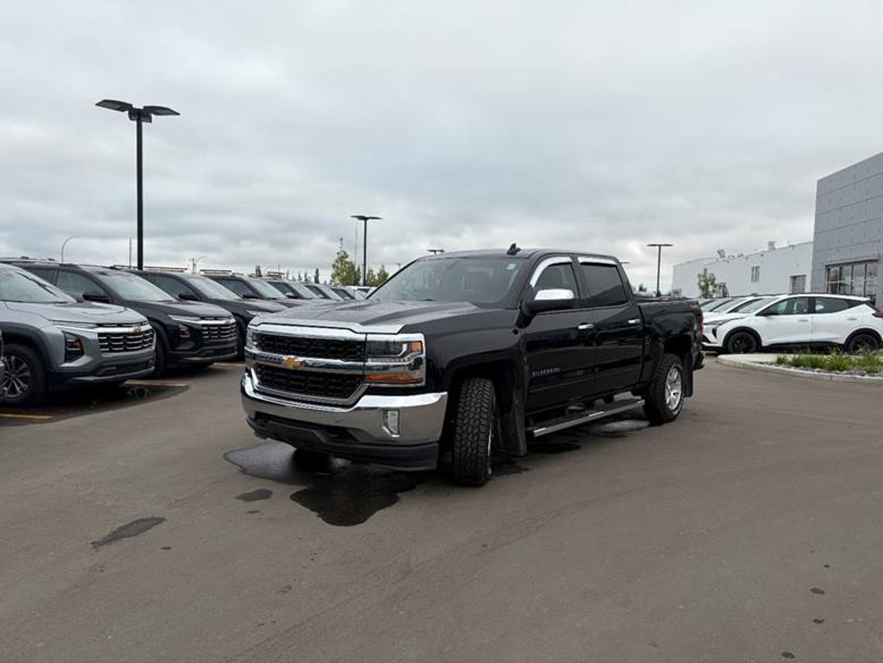 2017 Chevrolet Silverado 1500 4WD Crew Cab 143.5 LT w/1LT Black Sherwood Park - photo #2