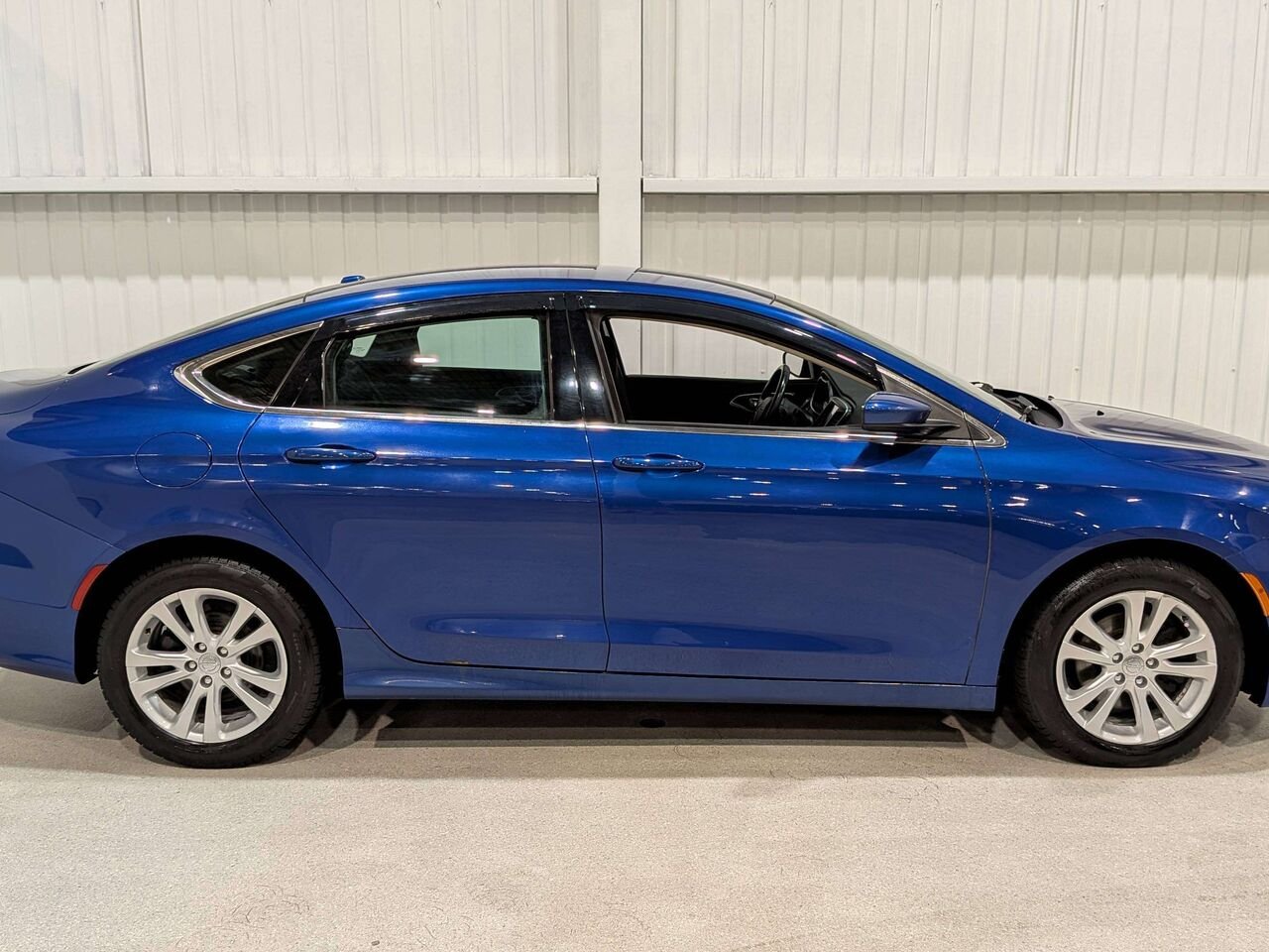 Chrysler 200 4dr Sdn Limited FWD 2016 Bleu Mirabel - photo #7