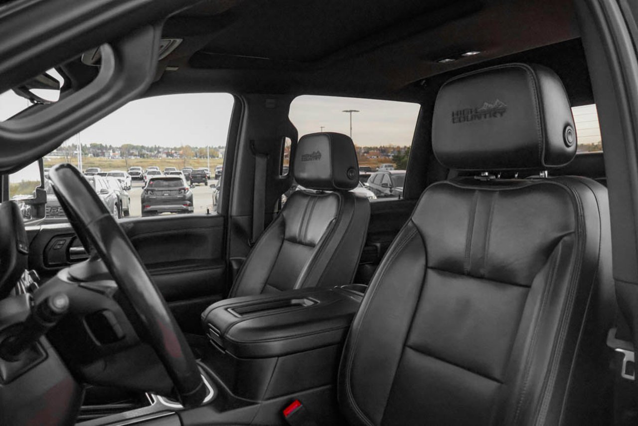 2022 Chevrolet Silverado 3500HD 4WD Crew Cab 159 High Country Black Sherwood Park - photo #32