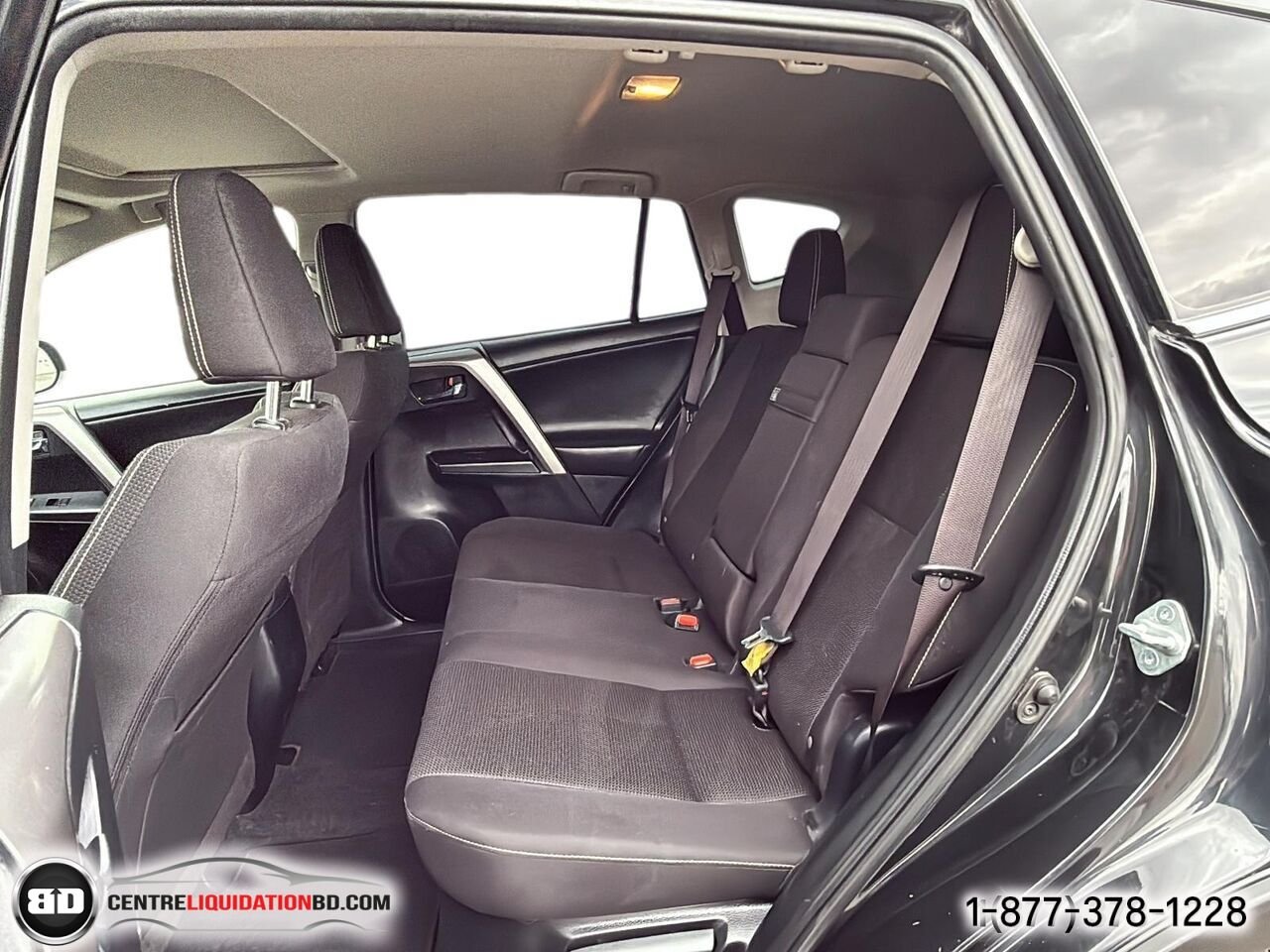 2017 Toyota RAV4 Hybrid LE+ 4 portes | BD0221 Black Granby - photo #13