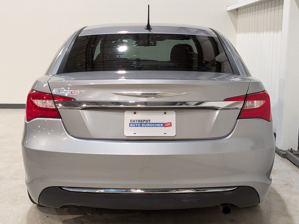 2013 Chrysler 200 4dr Sdn LX Silver Val-David - photo #5