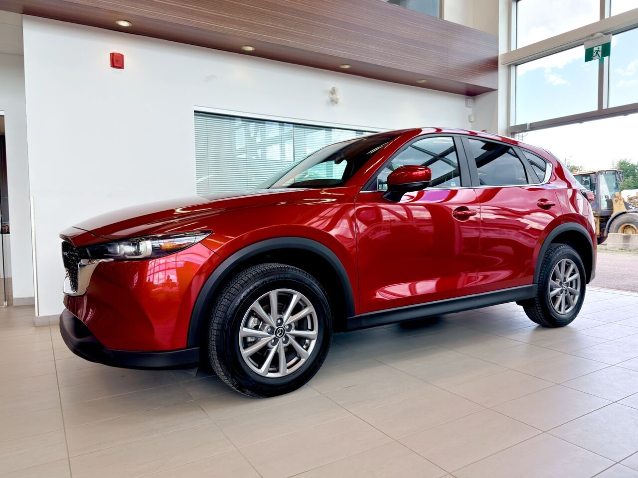2024 Mazda CX-5 Red Notre-Dame-des-Prairies - photo #2