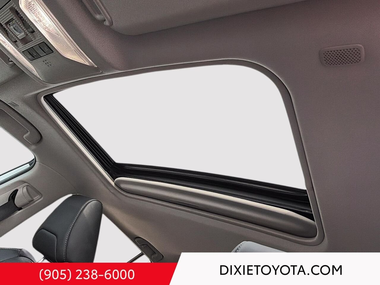 2024 Toyota RAV4 LIMITED AWD / CLEAN CARFAX / HEATED AND VENTILATED SEATS / MOONROOF / ALLOY WHEELS / CARPLAY AND ANDROID AUTO White Mississauga - photo #10