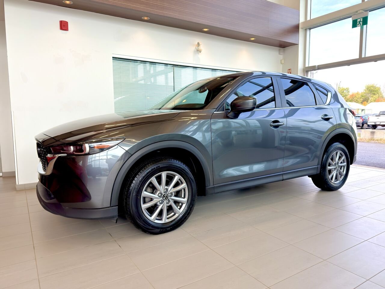 2023 Mazda CX-5 Grey Notre-Dame-des-Prairies - photo #1