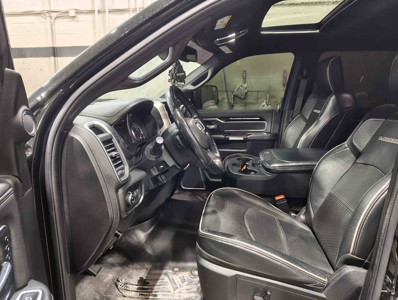 2019 Ram 3500 Laramie 4x4 Crew Cab 6'4 Box Black Sherwood Park - photo #7