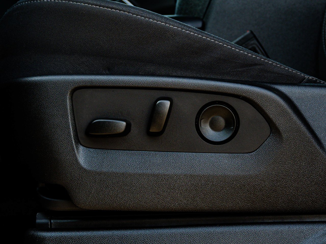 2023 Chevrolet Suburban 4WD 4dr LS White Sherwood Park - photo #19