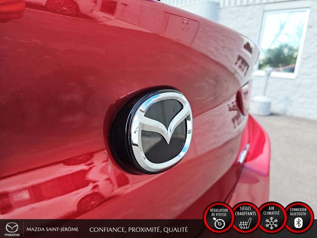2023 Mazda Mazda3 Red Ste-Agathe des Monts - photo #7