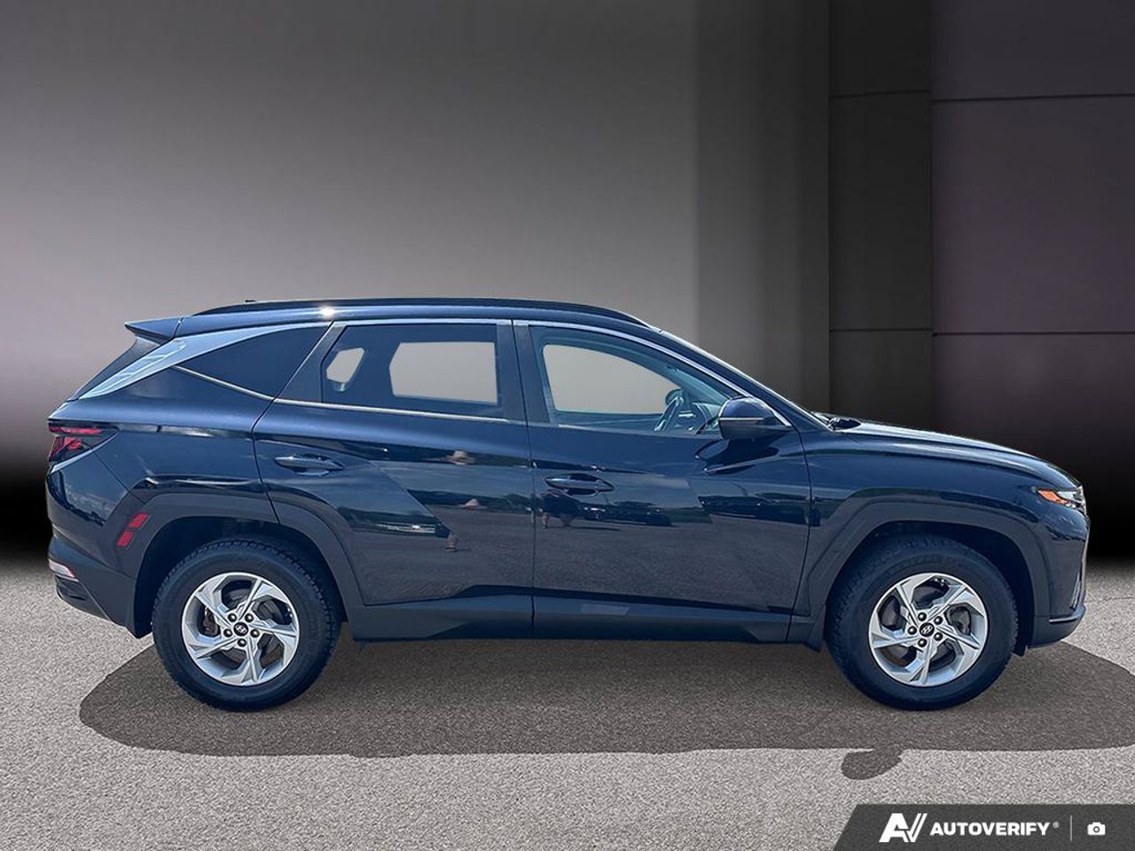Hyundai Tucson KM8JBCAE6NU058703 2022 Noir Mirabel - photo #5