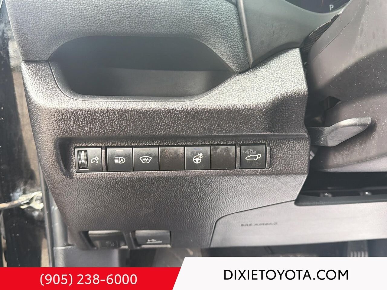 2025 Toyota RAV4 XLE AWD / CLEAN CARFAX / HEATED SEATS / MOONROOF / ALLOY WHEELS / CARPLAY AND ANDROID AUTO Black Mississauga - photo #12