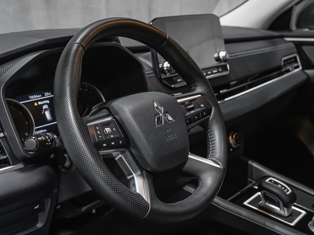 Mitsubishi Outlander LE 2024 Gris Montréal - photo #7