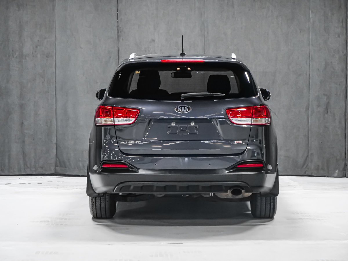 2016 Kia Sorento 2.4L LX Grey Montreal - photo #4