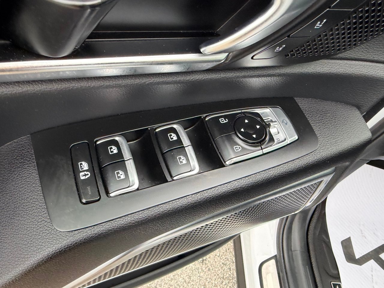 2023 Kia Telluride White Thetford Mines - photo #18