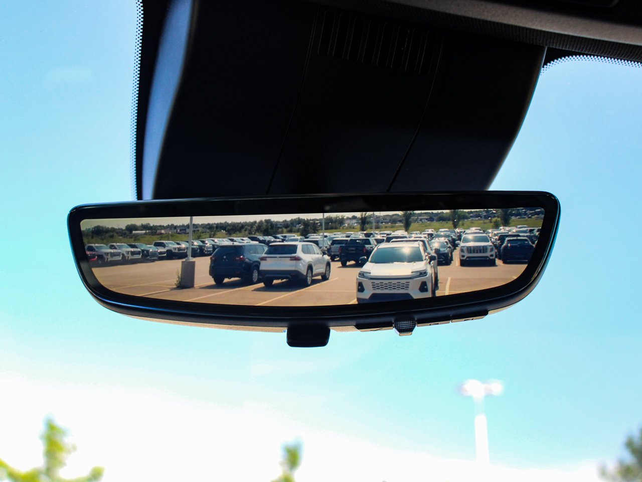 2023 Chevrolet Silverado 1500 4WD Crew Cab 147 High Country White Sherwood Park - photo #29