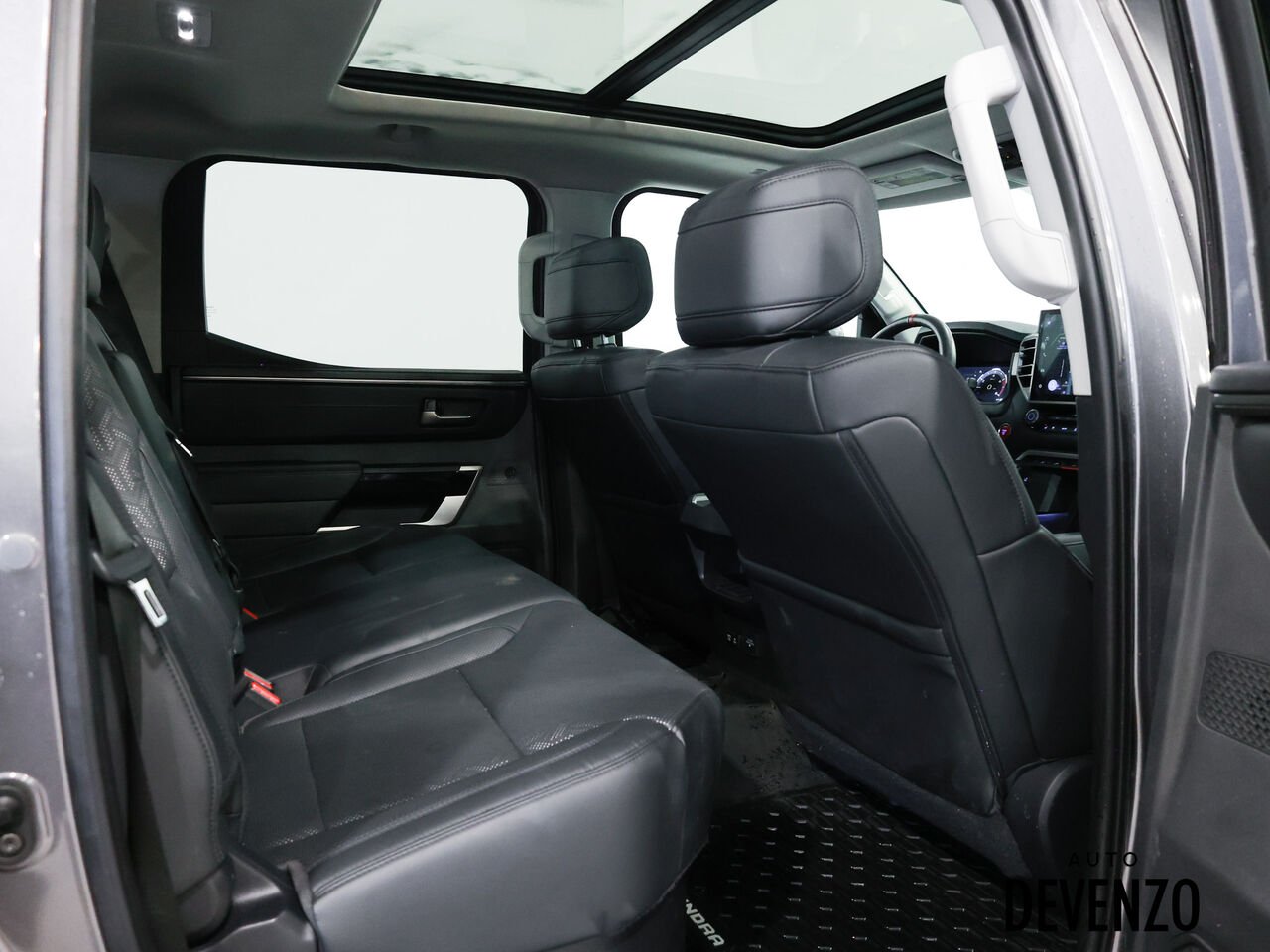 2024 Toyota Tundra Grey Saint-Eustache - photo #8