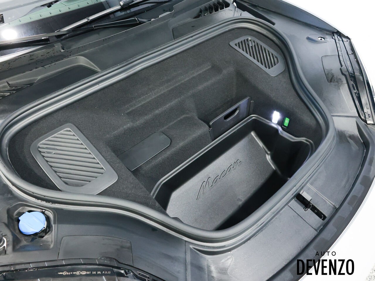 2025 Porsche Macan Grey Saint-Eustache - photo #20