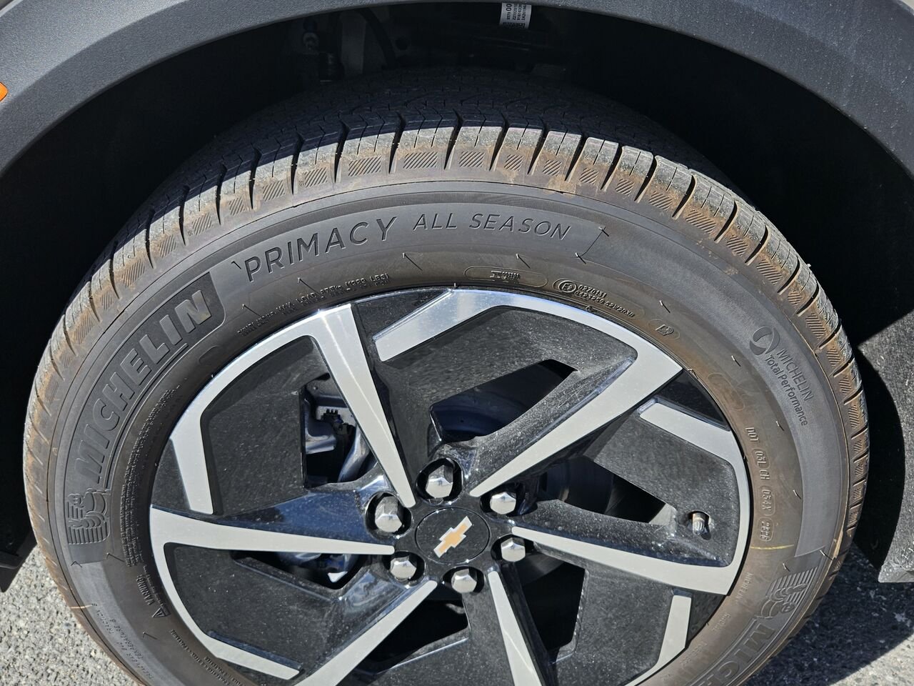 2027 Chevrolet Equinox EV LT1 4 portes avec PCY White Sands Thetford Mines - photo #15