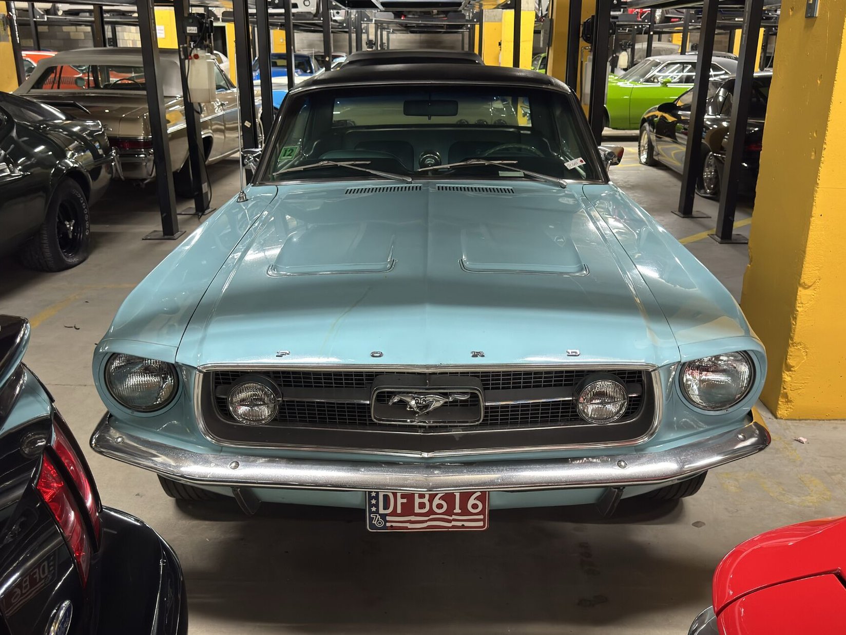 Ford Mustang 1967 Bleu Montréal - photo #1