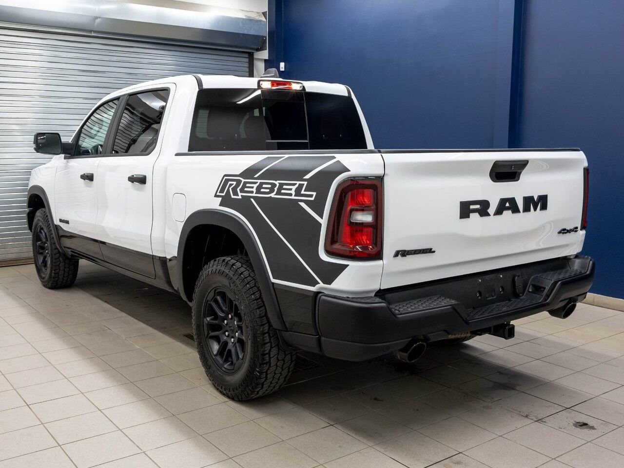 Ram 1500 REBEL CREW 4X4 *NAV* SIÈGES CHAUF CARPLAY REG ADAP 2026 Blanc Saint-Jérôme - photo #5