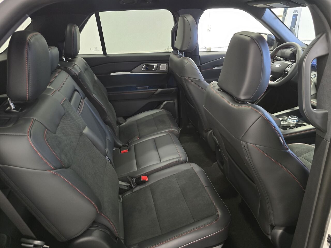 Ford Explorer 2026 Blanc astral métallisé trois couches Châteauguay - photo #6