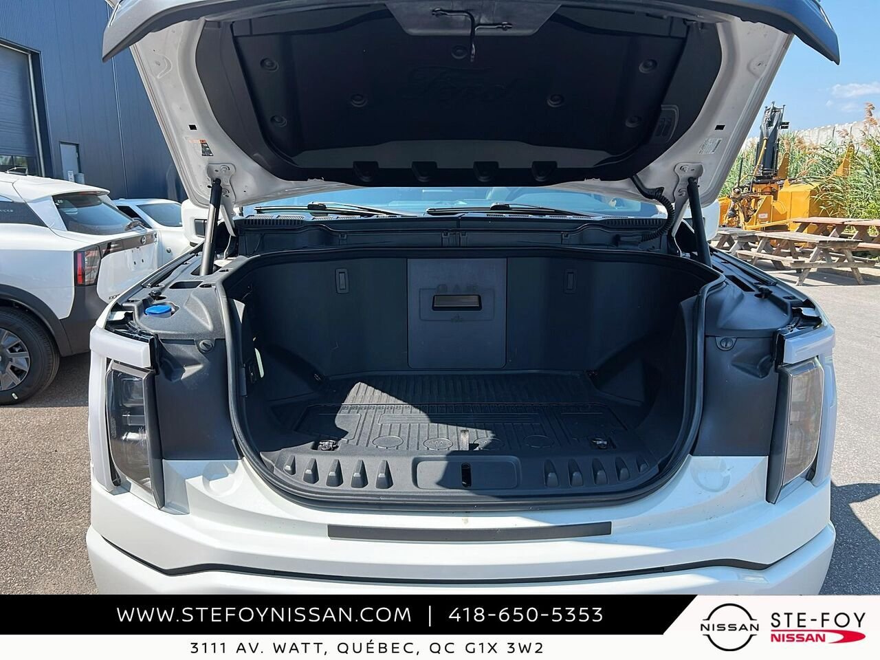 Ford F-150 Lightning LARIAT SuperCrew LONG RANGE 2023 Blanc Ste-Foy - photo #10