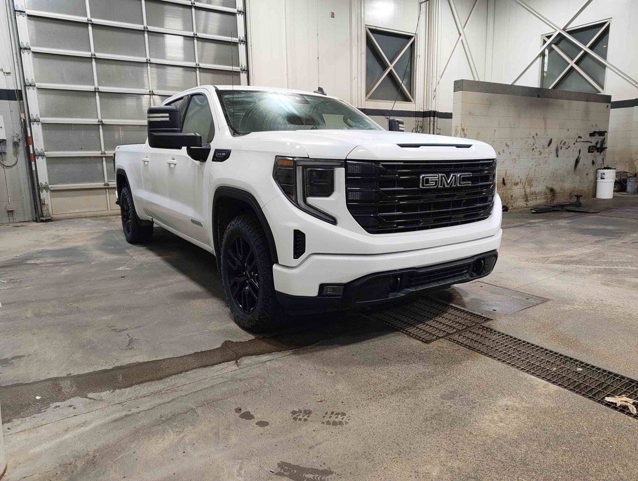 2024 GMC Sierra 1500 4WD Crew Cab 157 Elevation White Sherwood Park - photo #2