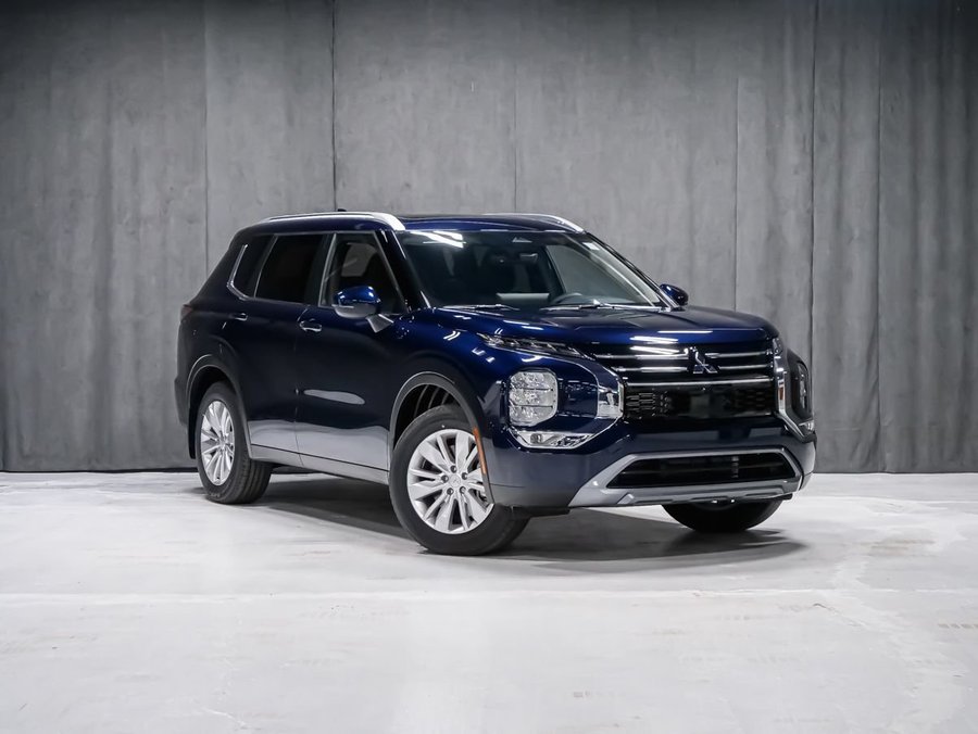 2026 Mitsubishi Outlander SE Cosmic Blue
