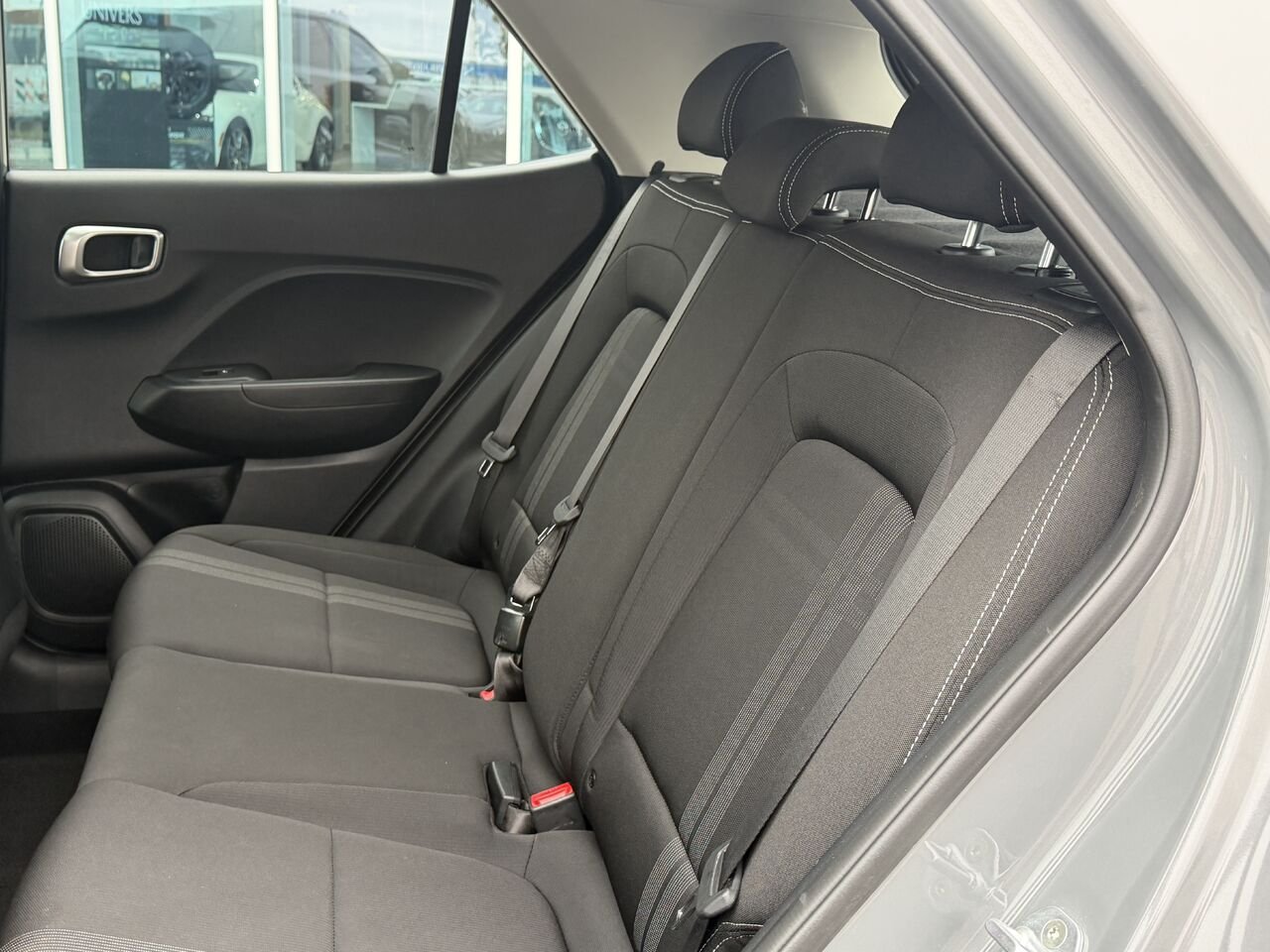2022 Hyundai Venue Grey Ste-Marie - photo #9