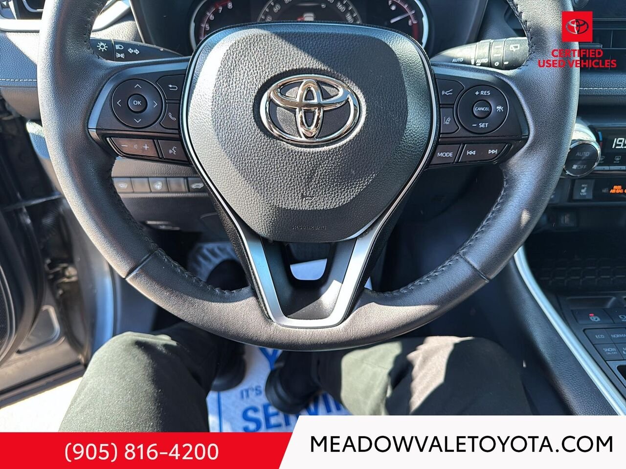 2023 Toyota RAV4 One Owner, New Brake Pads and Rotors on the front and the back Grey Mississauga - photo #13