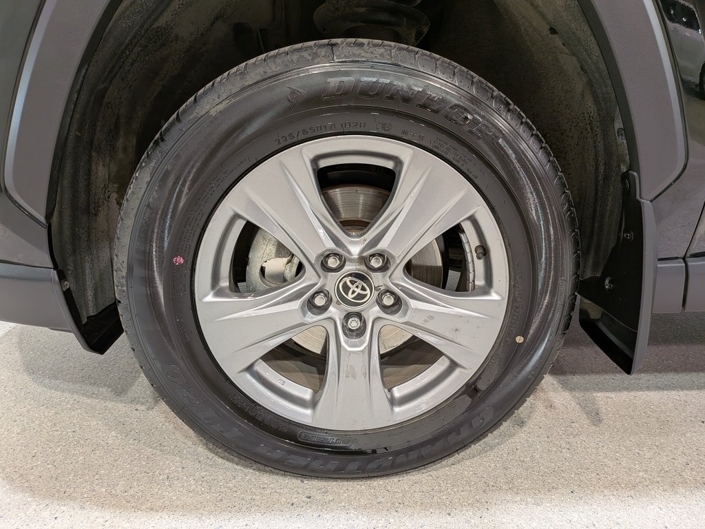 Toyota RAV4 XLE AWD 2024 Gris Val-David - photo #34
