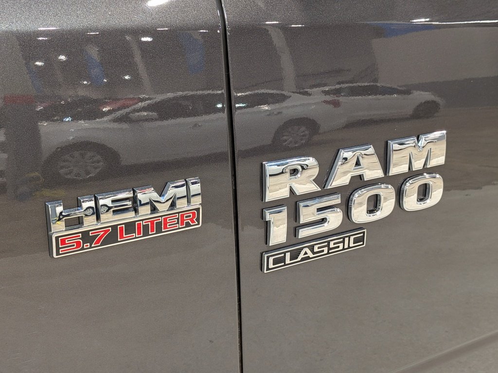 2023 Ram 1500 Classic SLT 4x4 Crew Cab 5'7" Box Grey Val-David - photo #31