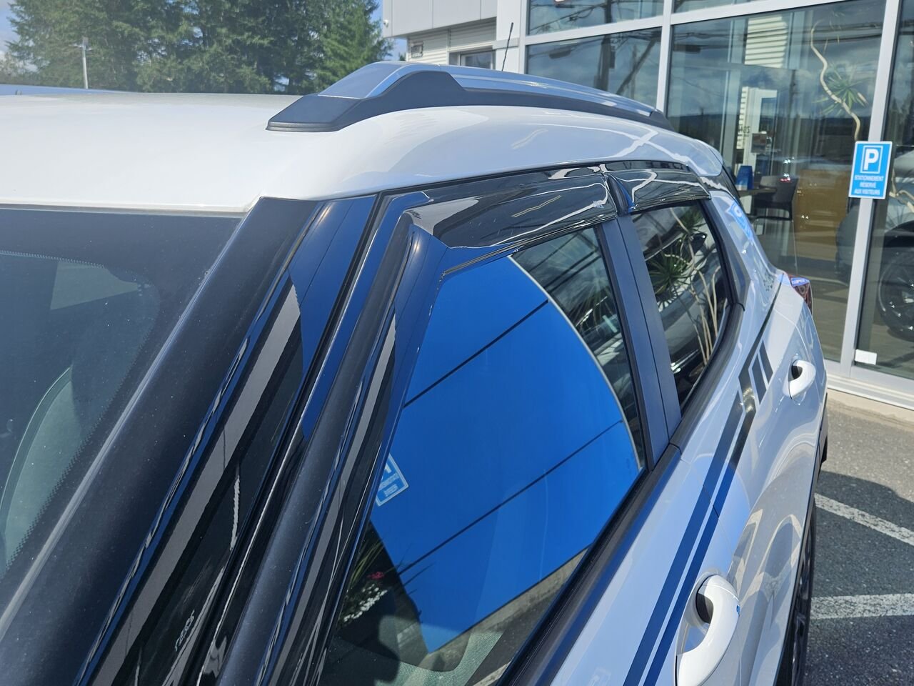 2023 Chevrolet Trailblazer Traction intégrale, 4 portes LT White Thetford Mines - photo #19