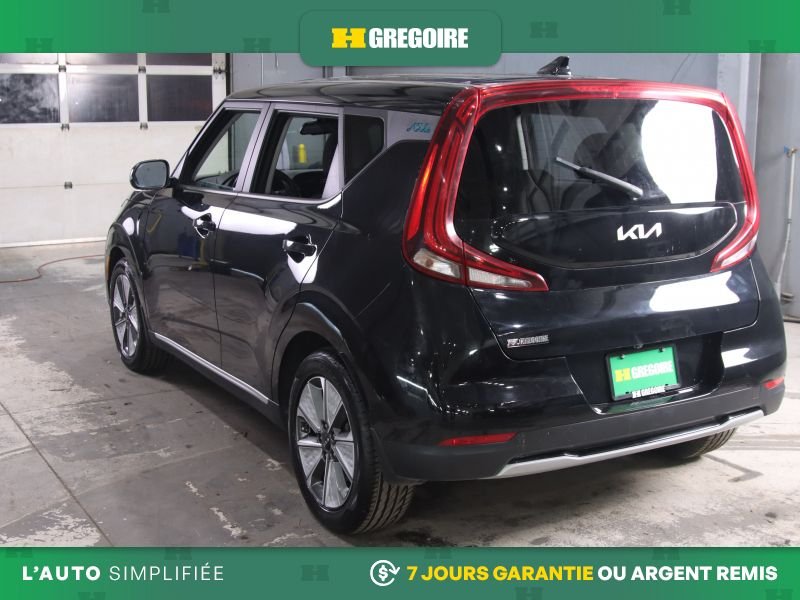 2022 Kia Soul Black Blainville - photo #4