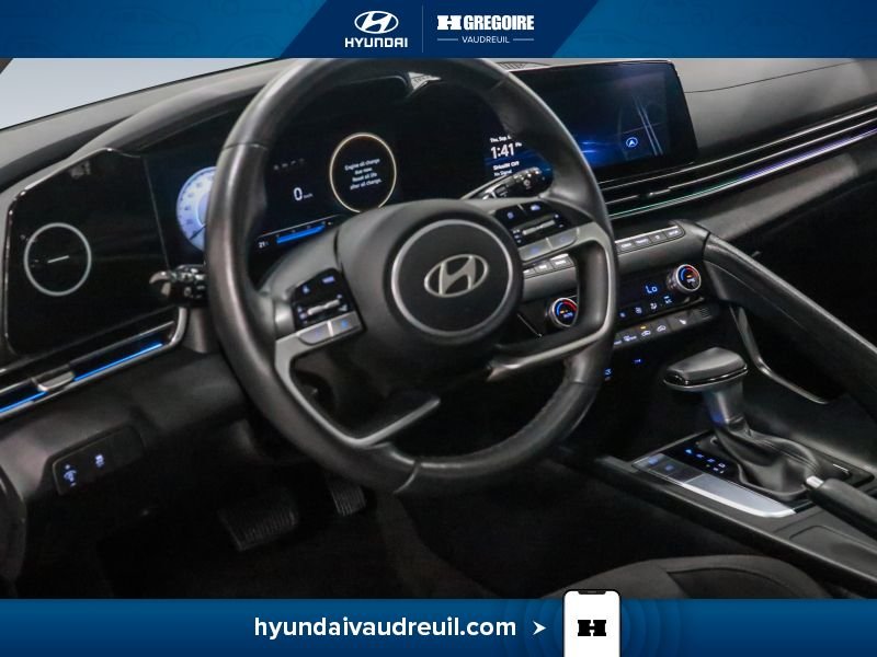 2025 Hyundai Elantra Black Laval - photo #15