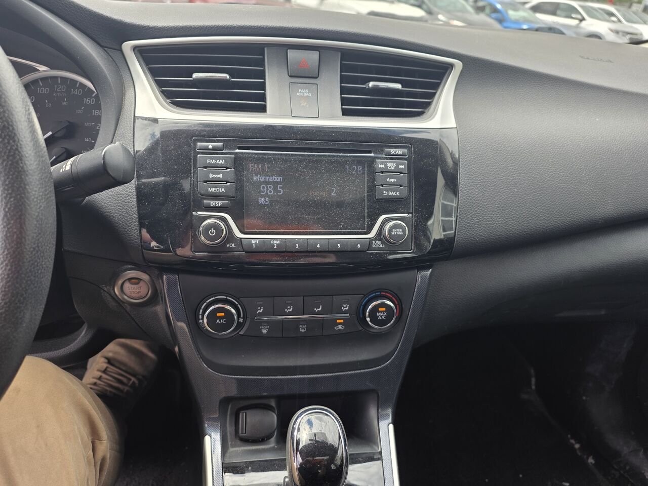 2016 Nissan Sentra White  - photo #14
