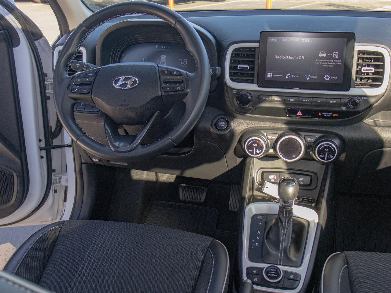 2024 Hyundai Venue Ultimate IVT w/Black Interior White Sherwood Park - photo #29