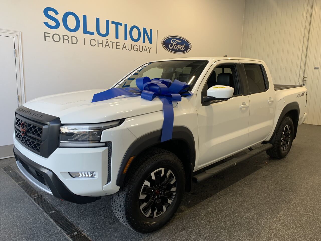  2022 Nissan Frontier PRO-4X Crew Cab 4WD   