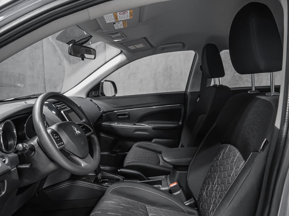 2025 Mitsubishi RVR ES FWD CARPLAY CAMÉRA SIÈGES CHAUFFANTS Grey Montreal - photo #10