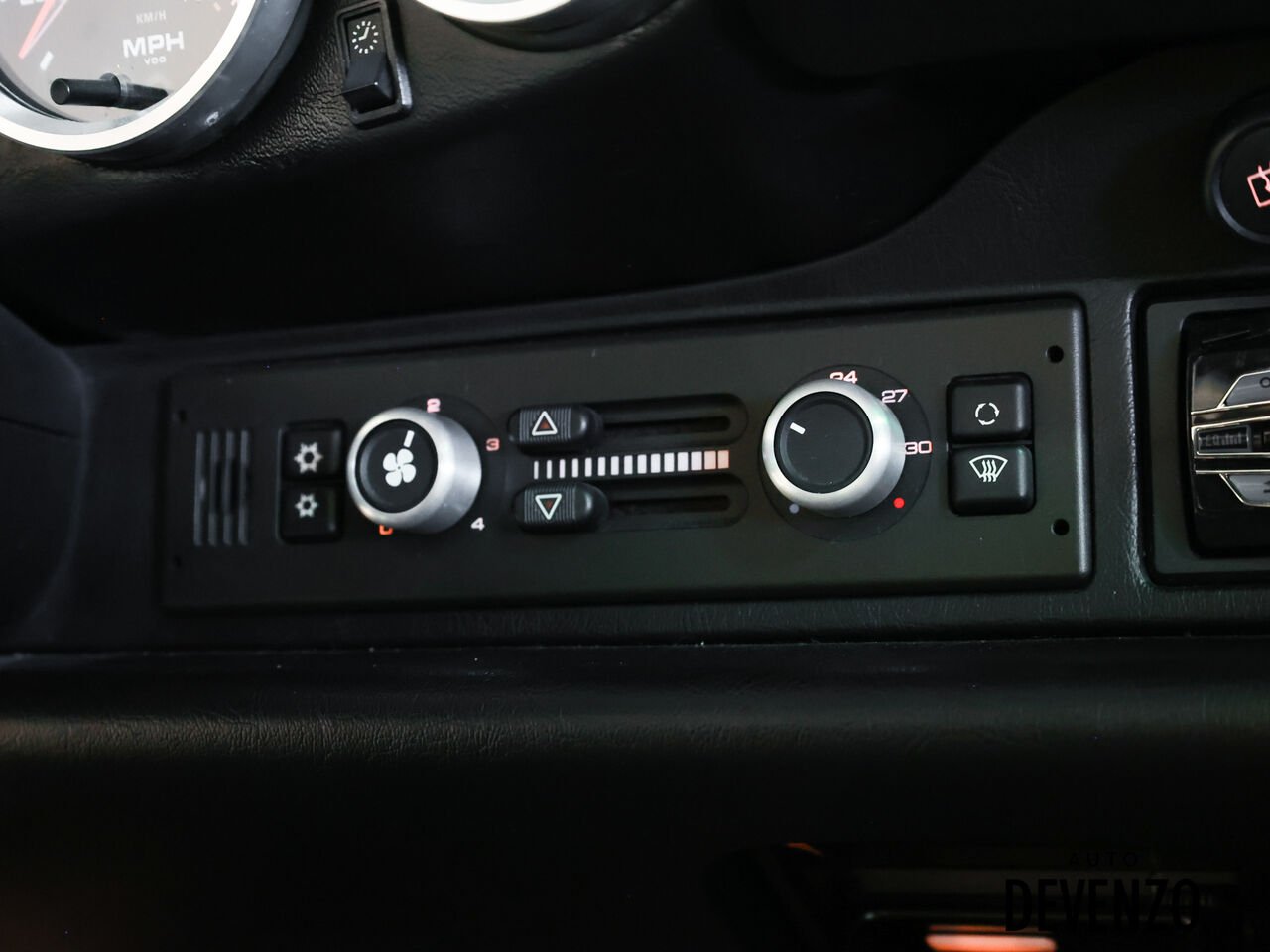 Porsche Carrera 4s 1996 Blanc Saint-Eustache - photo #10