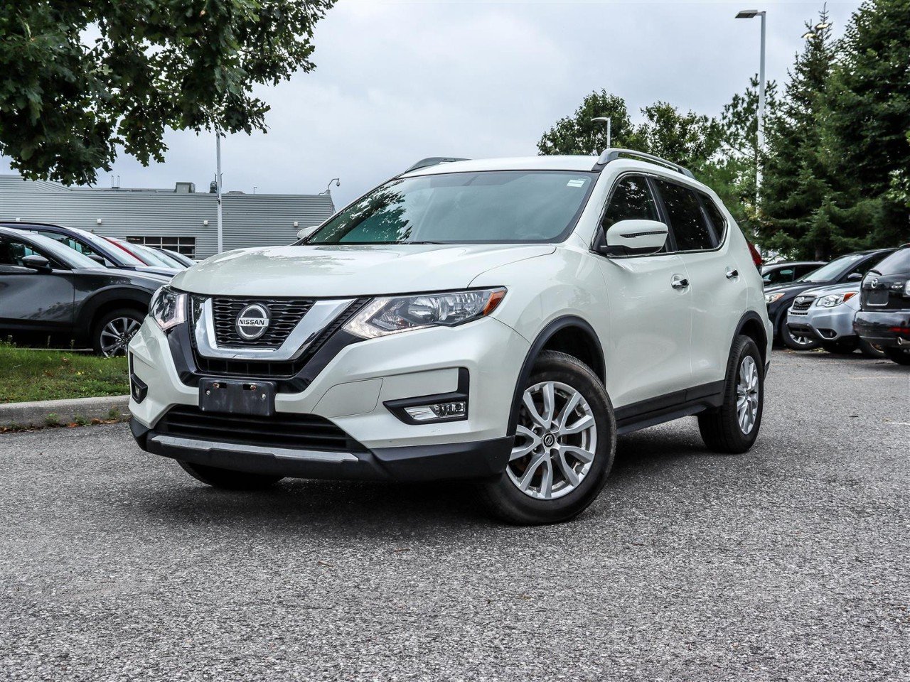 Nissan Rogue 2018 White Ottawa & Gatineau - photo #0